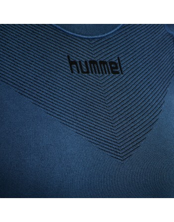 HUMMEL FIRST SEAMLESS JERSEY L/S W / Nahtlose Verarbeitung und körperbetontes Design